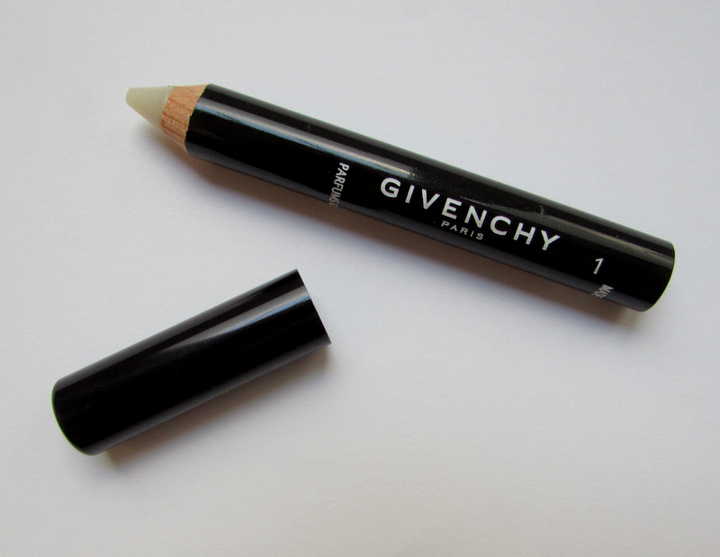 Jak si upravit obočí? Mister Eyebrow – Fixing Pencil od Givenchy