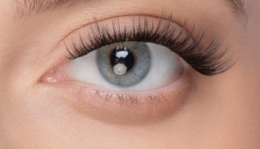 trsy řas s bezbarvým lepidlem nanolash